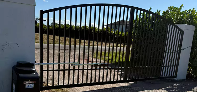 Driveway Fence Repair Round Lake Beach